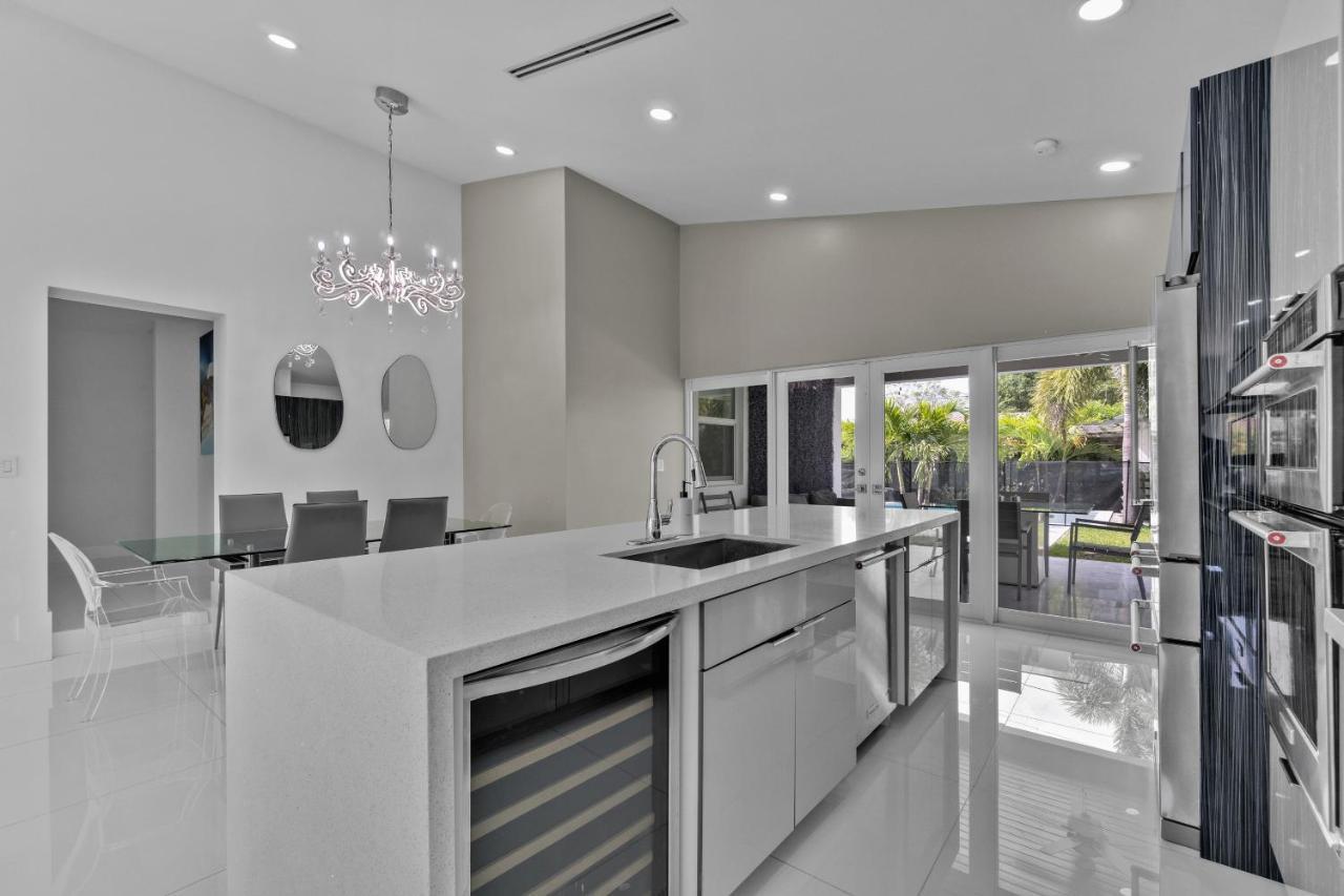 Luxury House 4 Beds Heated Pool W Jaccuzzi Daire North Bay Village Dış mekan fotoğraf